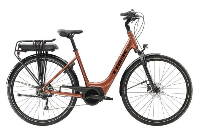 Velo de Ville Electrique Trek Verve 1 Lowstep Shimano Tourney Altus 8V 300 Wh Orange Fonce 2023 1 1.jpeg